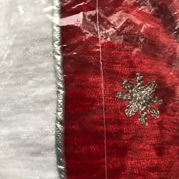 Festive Home Holiday snowflake Pillow - Red and White - Picture 4 of 9